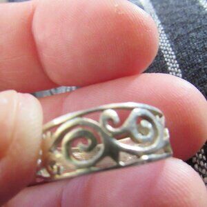 Sterling Silver Scroll Ring Size 6